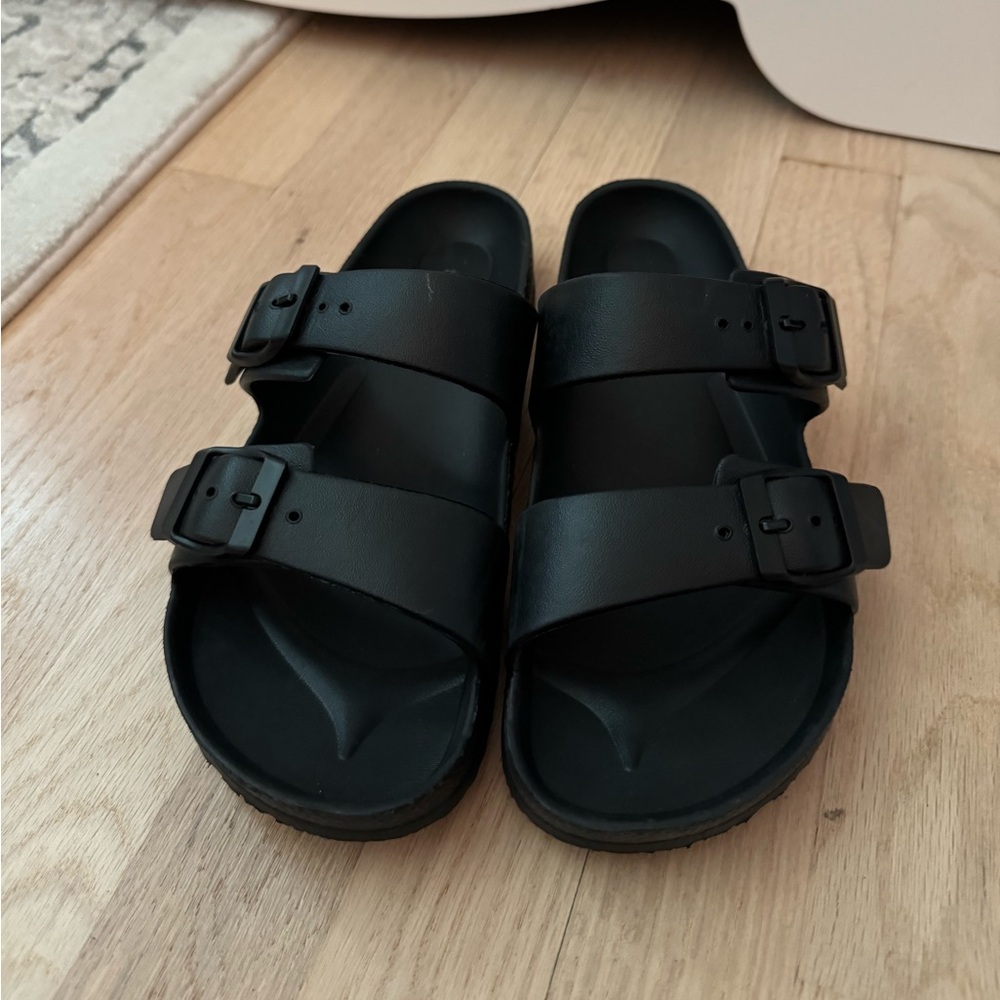 Shade and shore sandals size 8